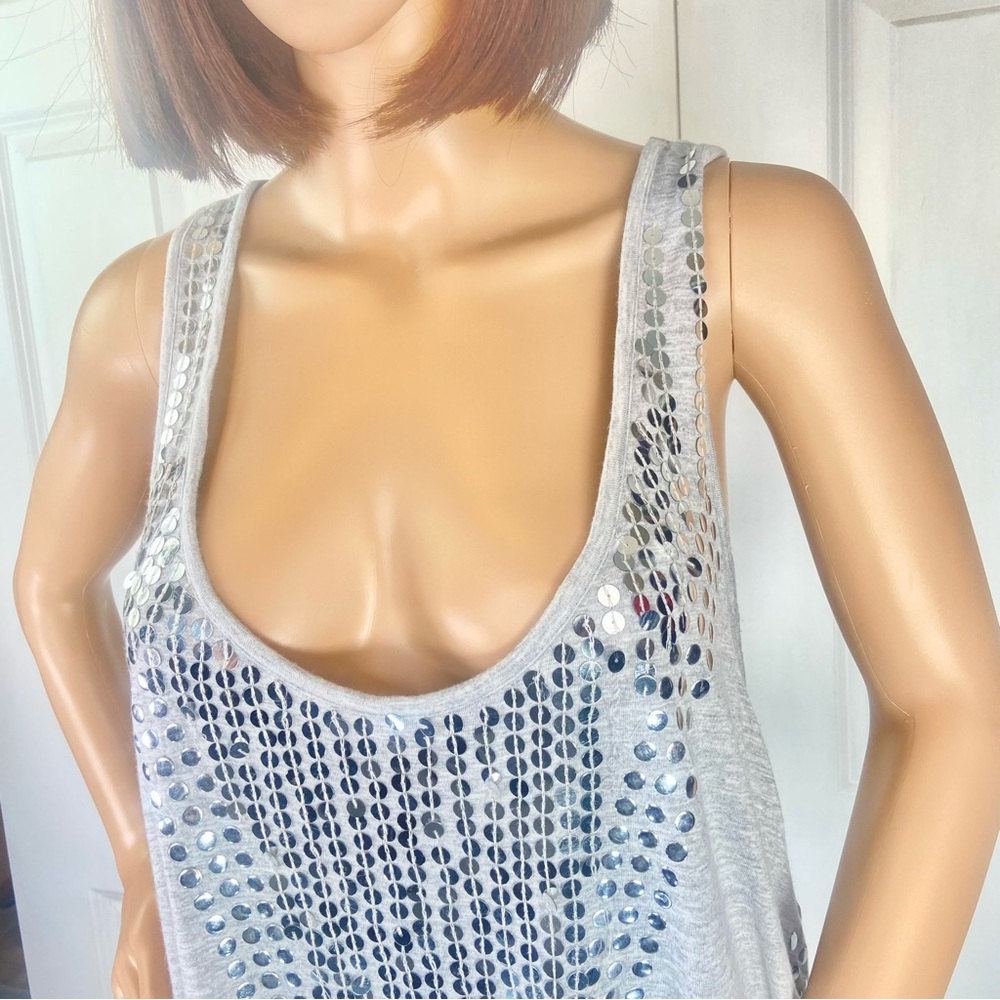 Romeo & Juliet Couture Sequined Gray Top - Picture 4 of 17